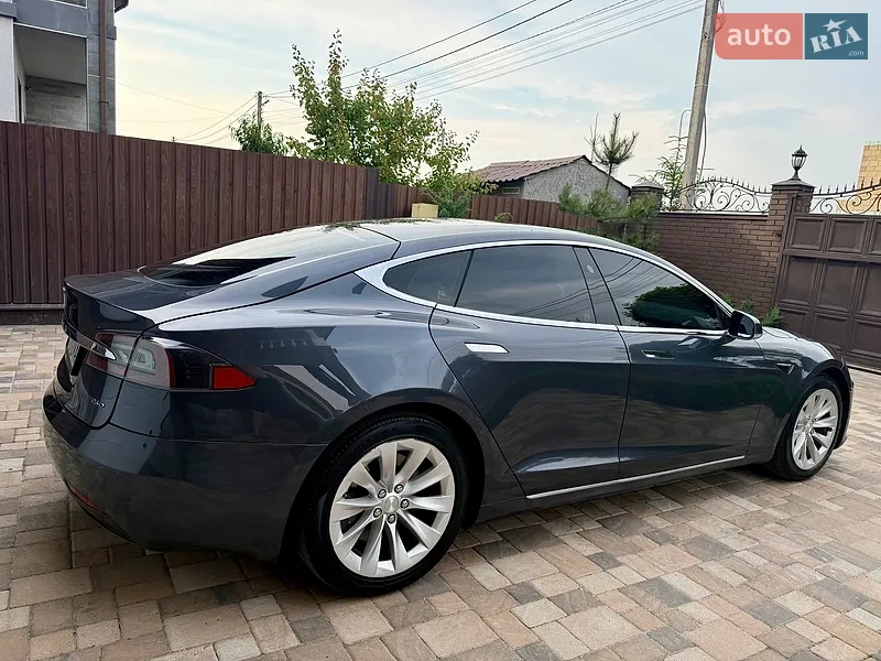 Tesla Model S 2018 VIN 5YJSA1E20JF297702 фото оголошення 10 з 115