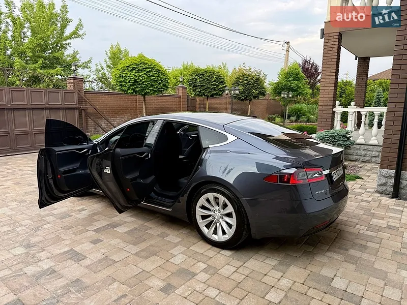 Tesla Model S 2018 VIN 5YJSA1E20JF297702 фото оголошення 30 з 115