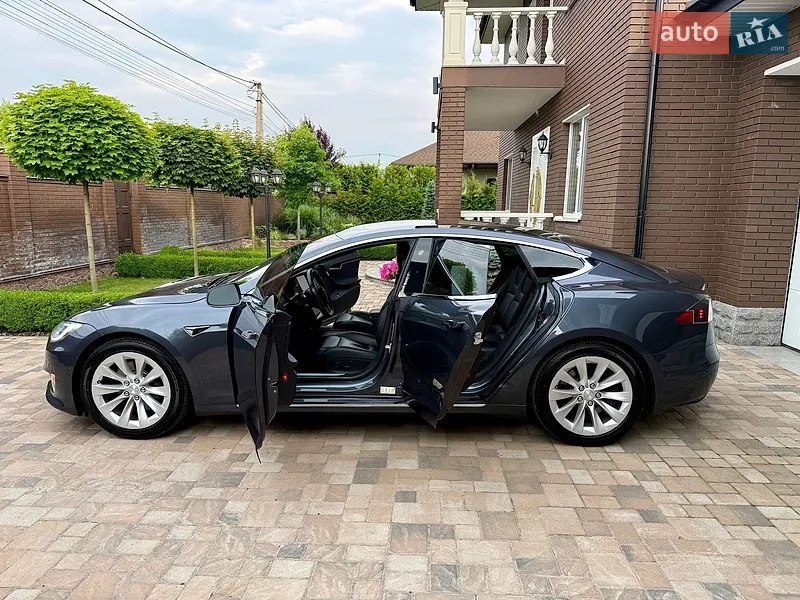 Tesla Model S 2018 VIN 5YJSA1E20JF297702 фото оголошення 32 з 115