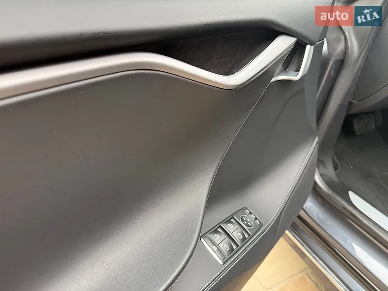 Tesla Model S 2018 VIN 5YJSA1E20JF297702 фото оголошення 47 з 115