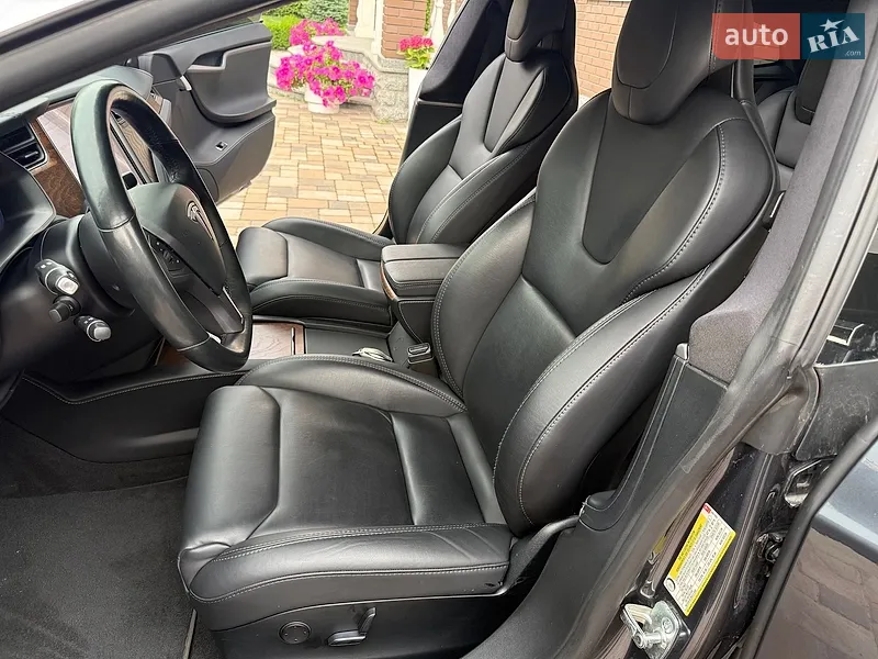 Tesla Model S 2018 VIN 5YJSA1E20JF297702 фото оголошення 49 з 115