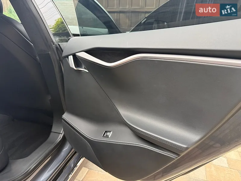 Tesla Model S 2018 VIN 5YJSA1E20JF297702 фото оголошення 62 з 115