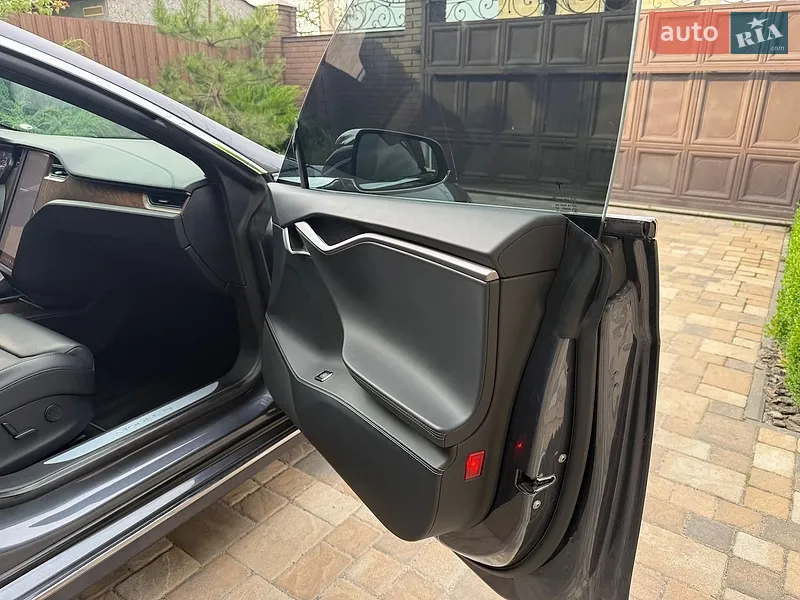 Tesla Model S 2018 VIN 5YJSA1E20JF297702 фото оголошення 65 з 115