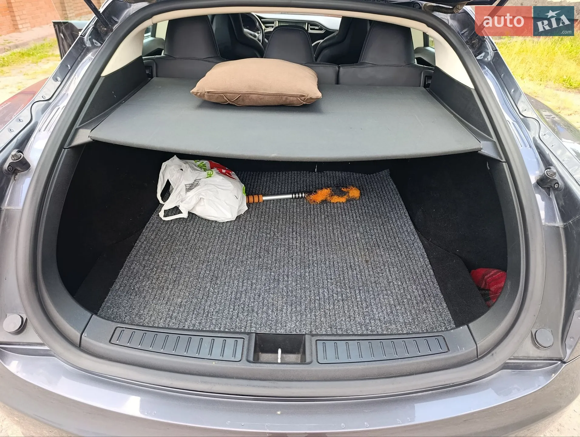 2015 Tesla Model S - мініатюра 15