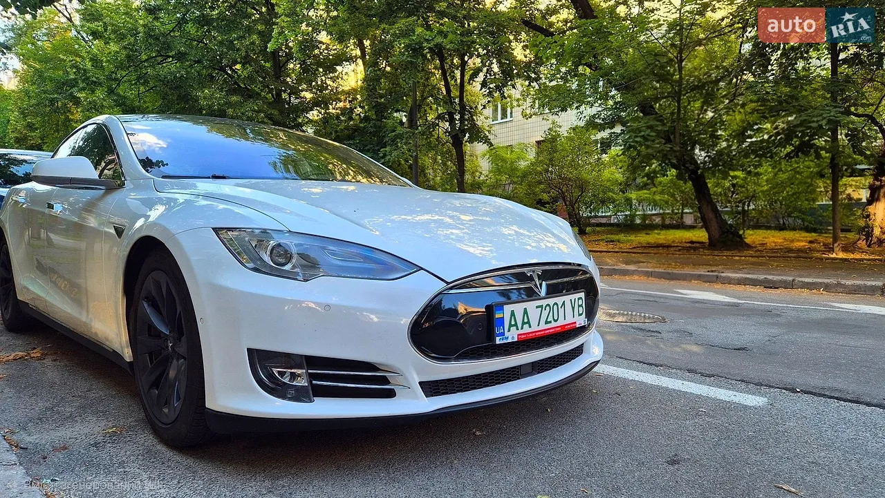 2014 Tesla Model S - мініатюра 13