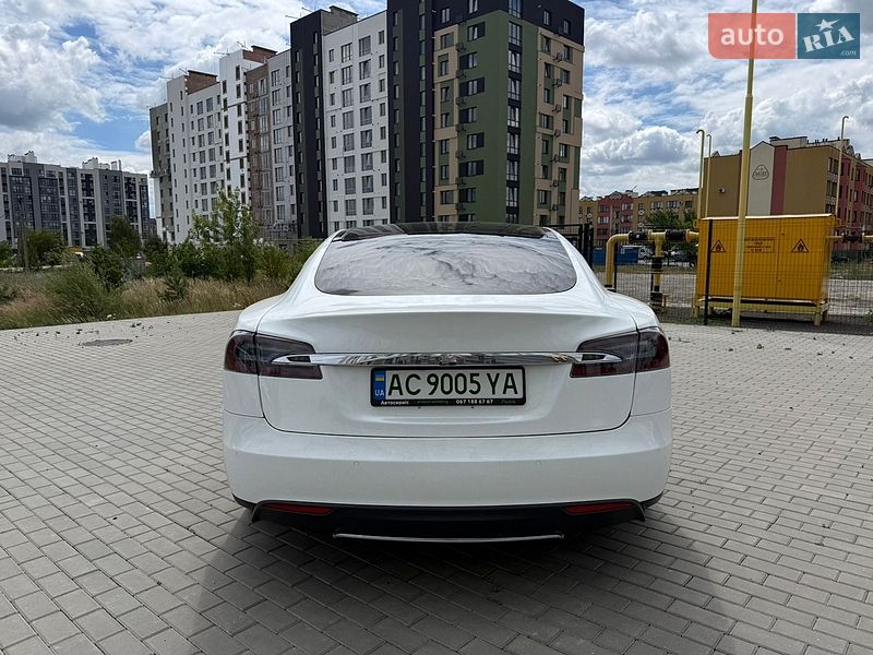 Лифтбек Tesla Model S 2016 в Ковеле фото 9 Лифтбек Tesla Model S 2016 в Ковеле