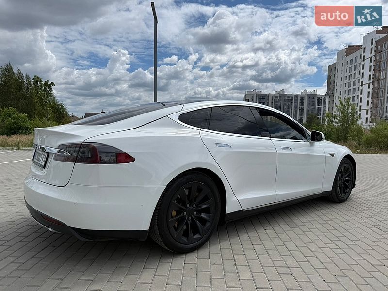 Лифтбек Tesla Model S 2016 в Ковеле фото 12 Лифтбек Tesla Model S 2016 в Ковеле