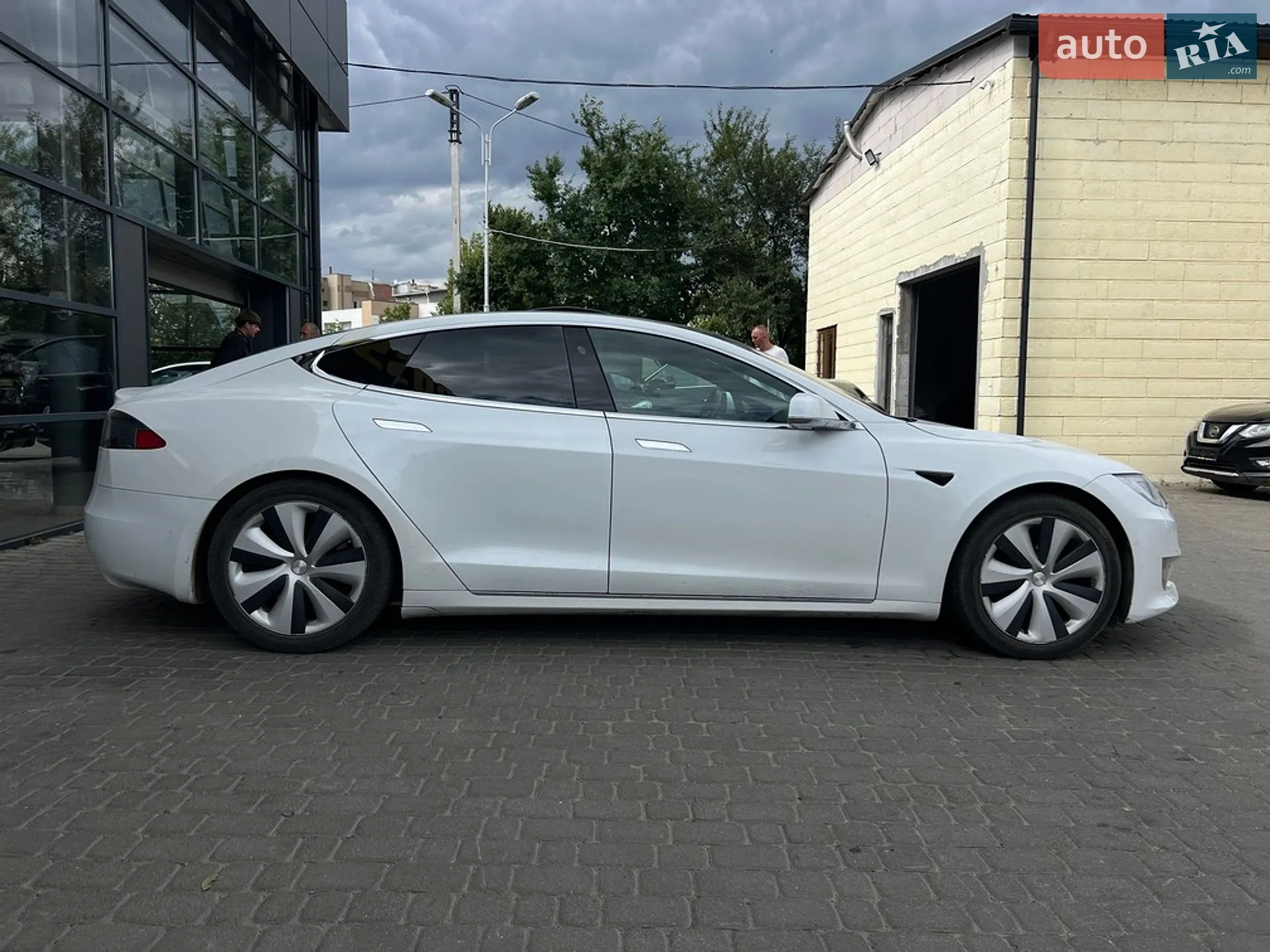 2020 Tesla Model S - мініатюра 8