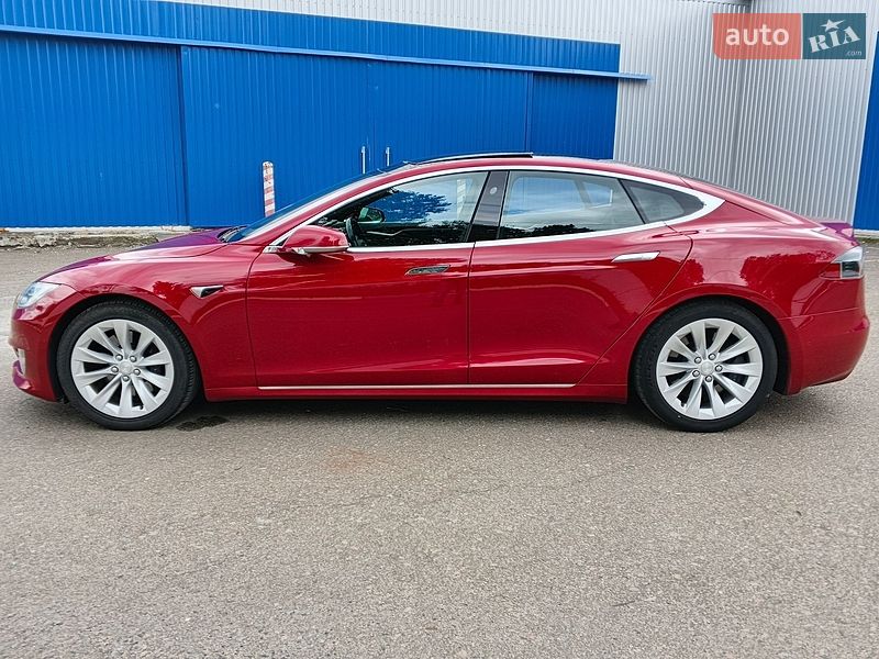 Ліфтбек Tesla Model S 2017 в Києві