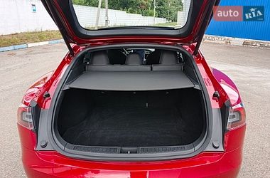 Ліфтбек Tesla Model S 2017 в Києві