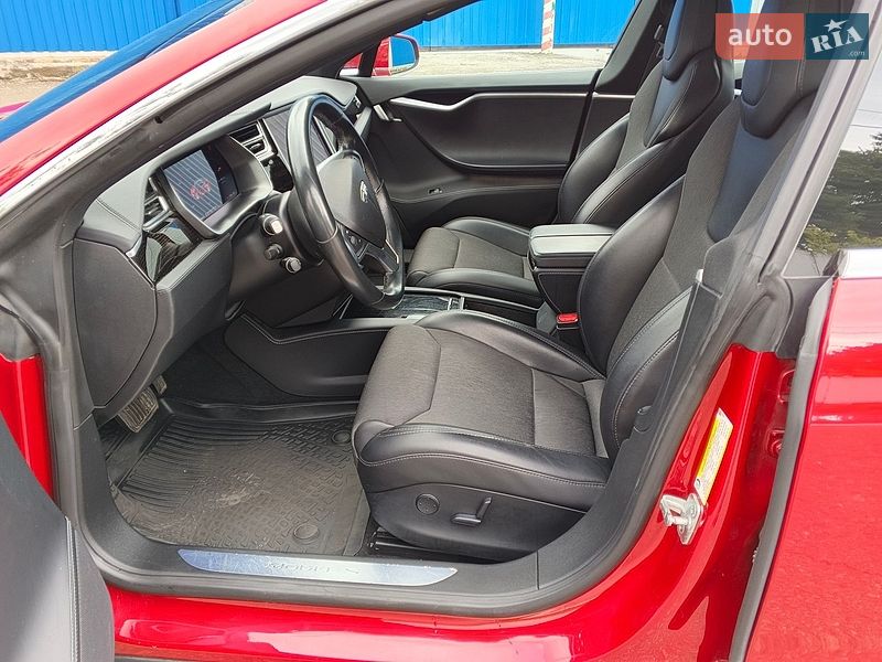 Ліфтбек Tesla Model S 2017 в Києві