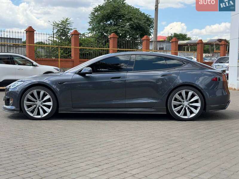 Лифтбек Tesla Model S 2018 в Одессе