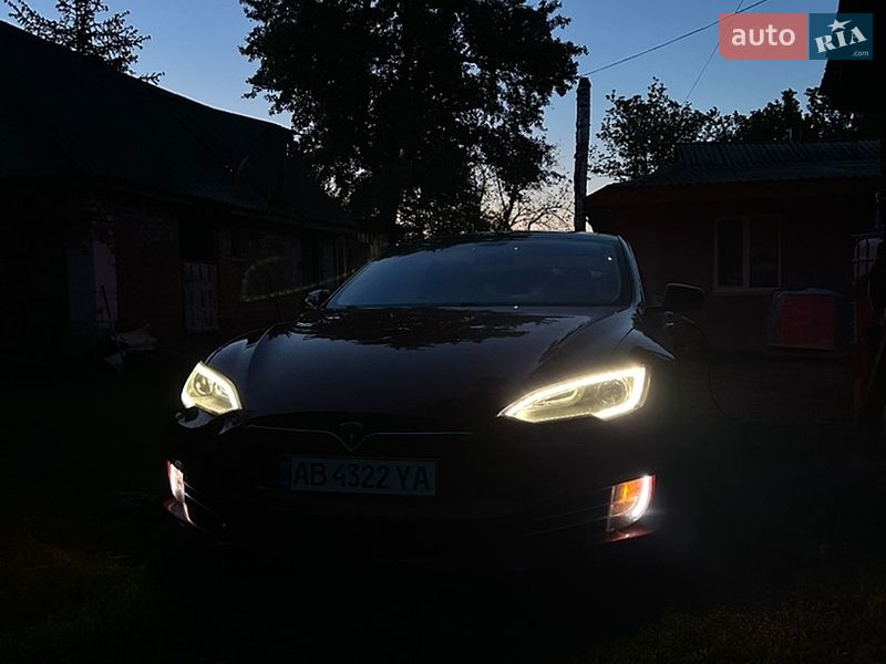 Лифтбек Tesla Model S 2014 в Виннице
