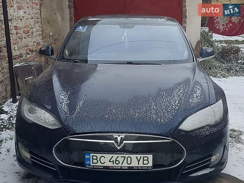Лифтбек Tesla Model S 2013 в Львове