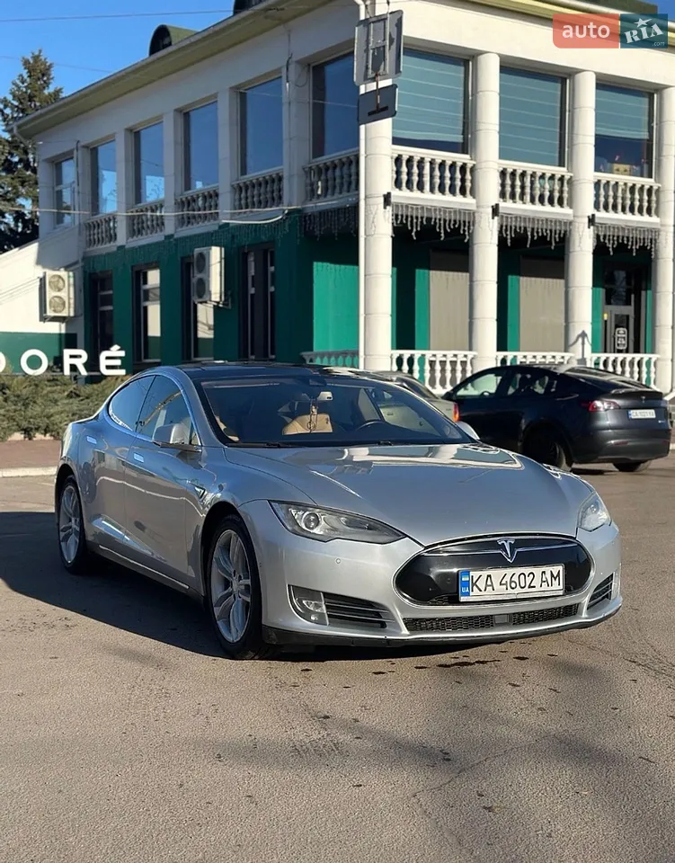2014 Tesla Model S - мініатюра 17