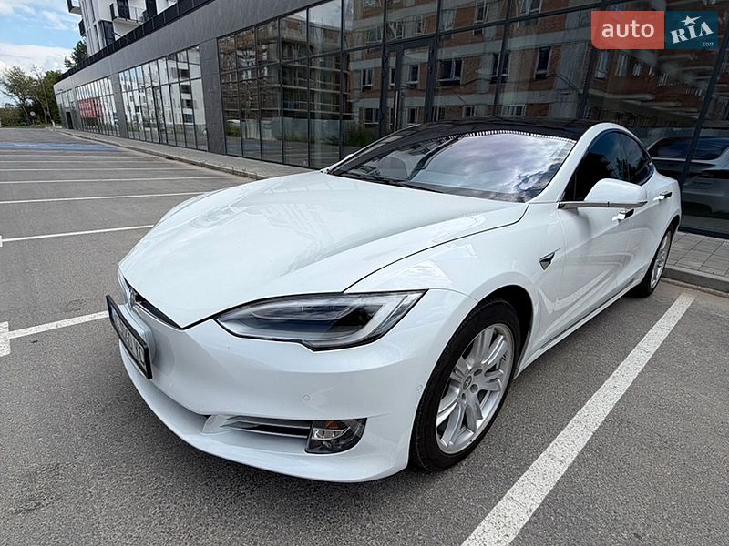 Ліфтбек Tesla Model S 2020 в Львові