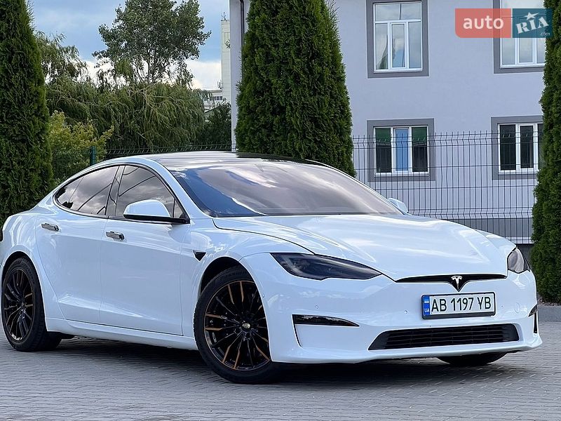 Лифтбек Tesla Model S 2022 в Виннице