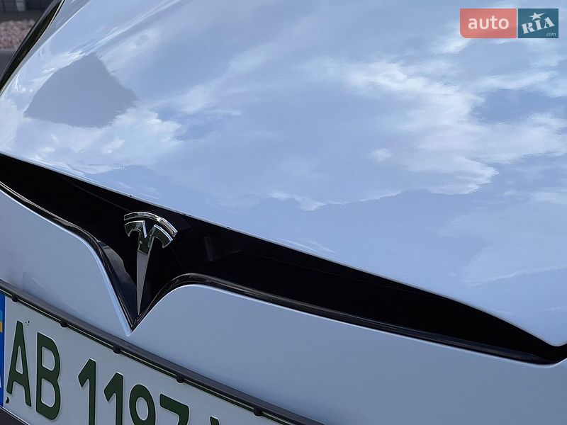 Лифтбек Tesla Model S 2022 в Виннице
