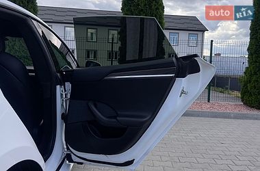 Лифтбек Tesla Model S 2022 в Виннице