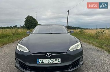 Лифтбек Tesla Model S 2015 в Виннице
