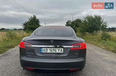 Лифтбек Tesla Model S 2015 в Виннице