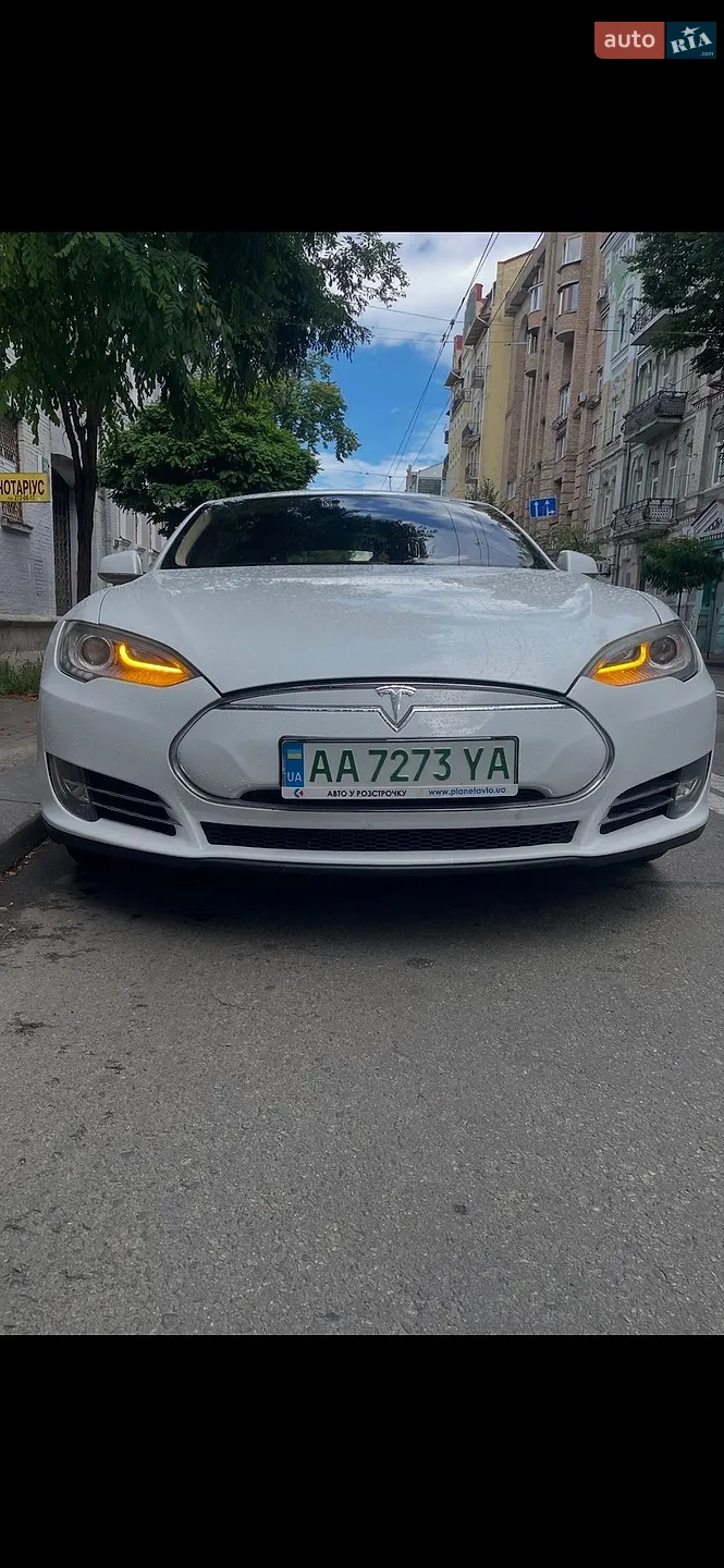 2013 Tesla Model S - мініатюра 2
