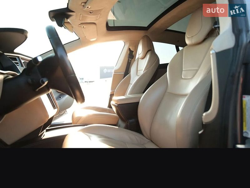 Лифтбек Tesla Model S 2017 в Львове фото 31 Лифтбек Tesla Model S 2017 в Львове