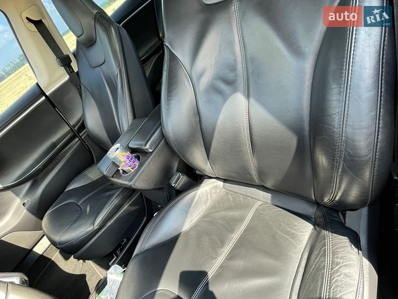 Ліфтбек Tesla Model S 2013 в Жашківу