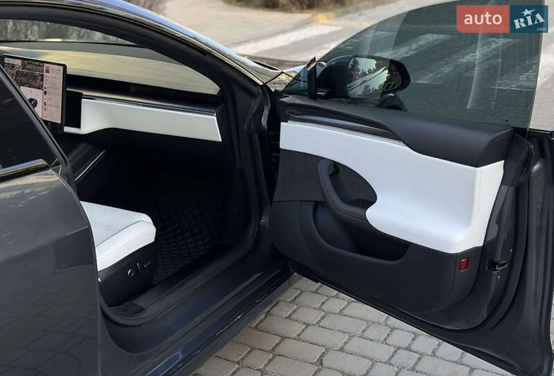 2022 Tesla Model S - мініатюра 16