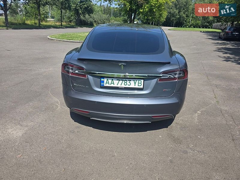 Лифтбек Tesla Model S 2014 в Киеве