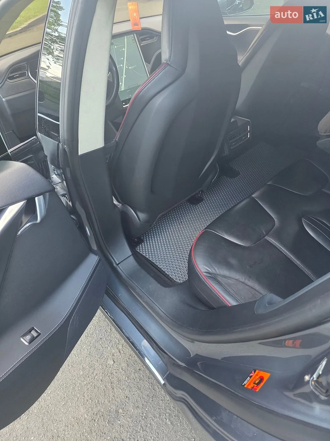 2014 Tesla Model S - мініатюра 10