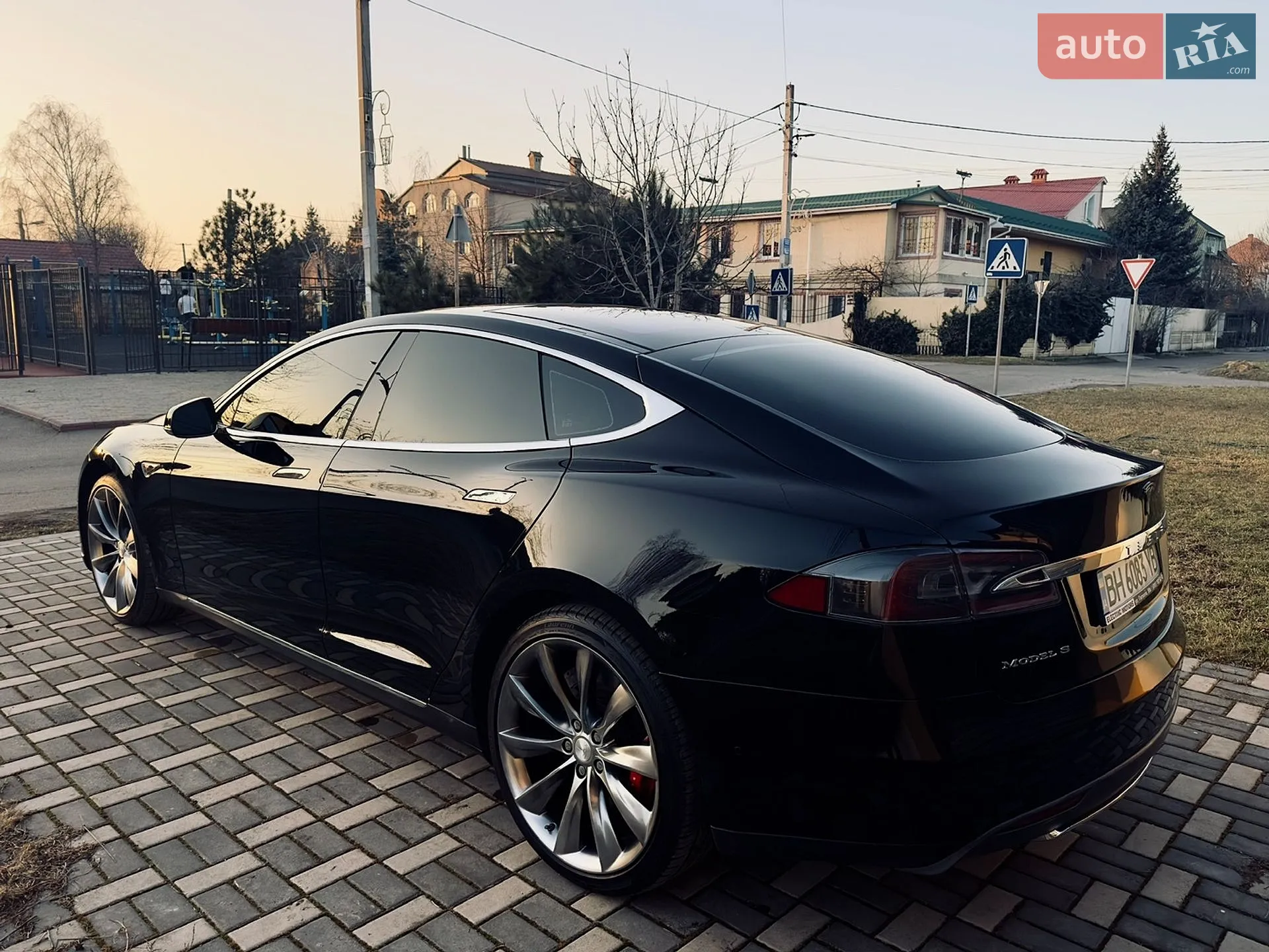 2014 Tesla Model S - мініатюра 4