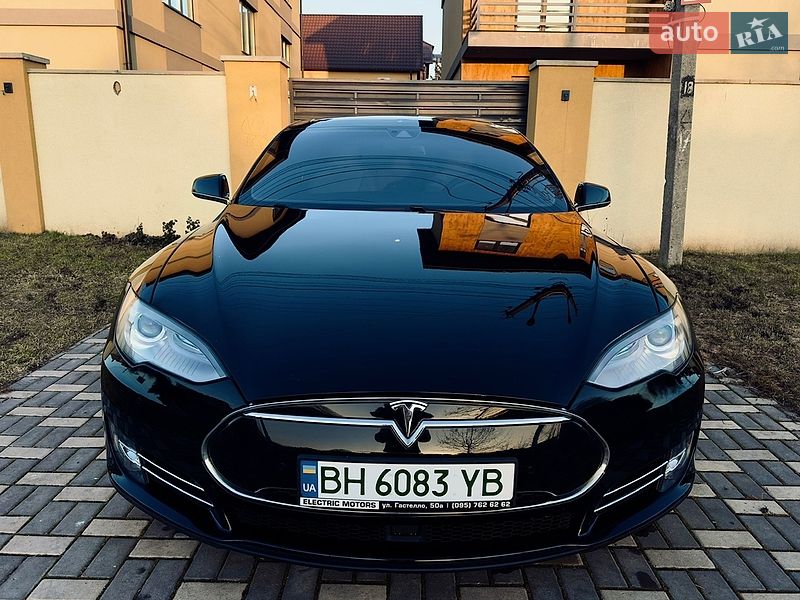 Лифтбек Tesla Model S 2014 в Одессе