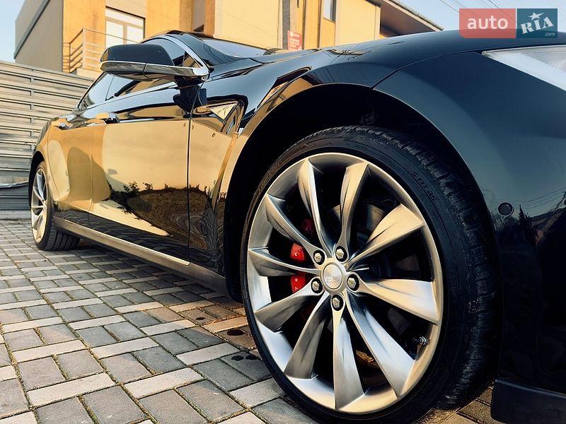 Лифтбек Tesla Model S 2014 в Одессе