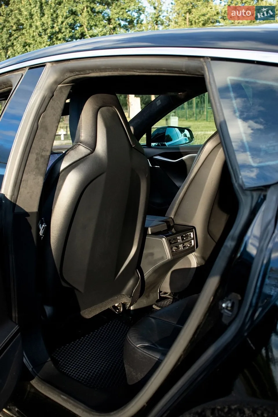 2015 Tesla Model S - мініатюра 11
