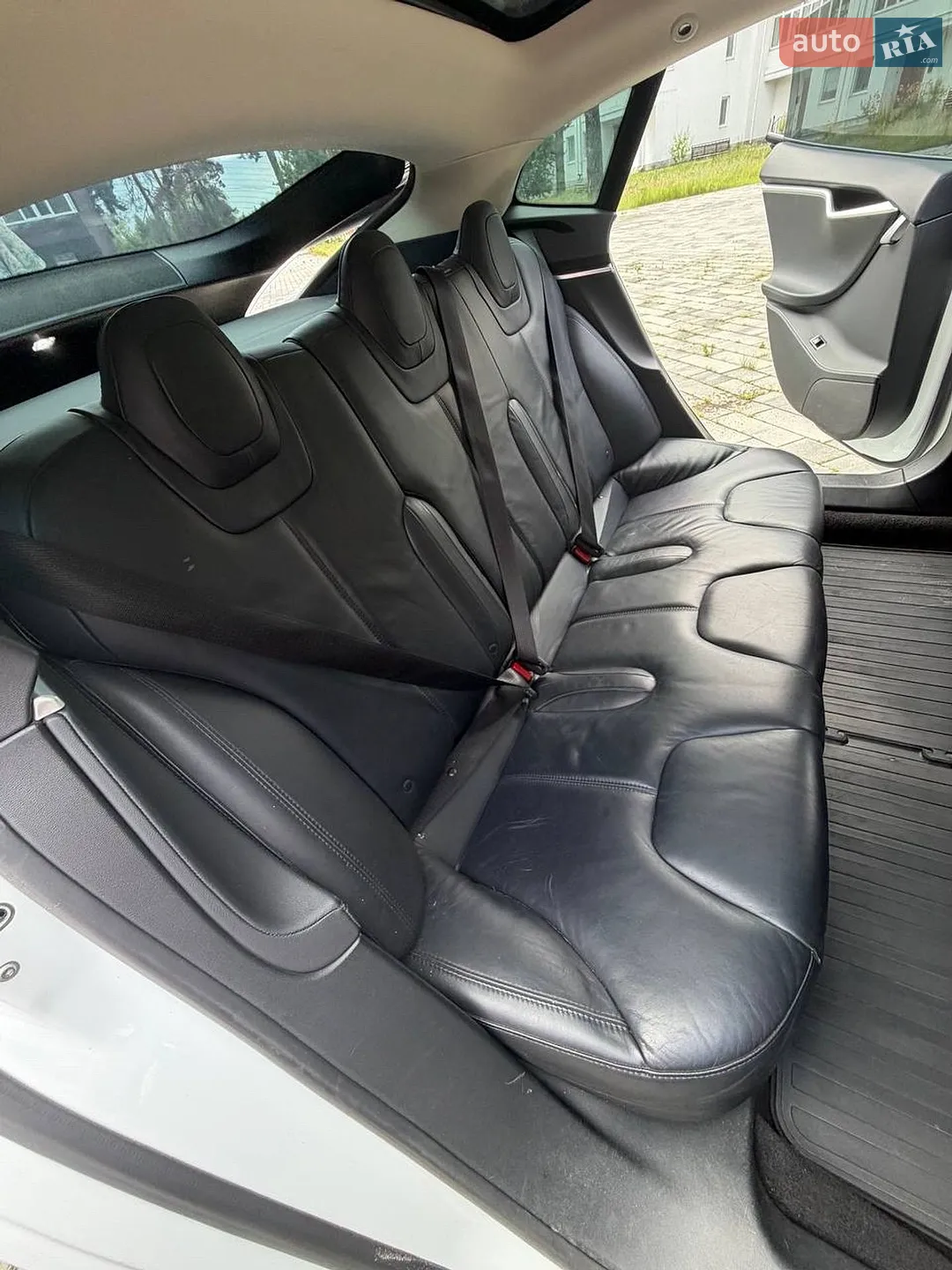 2014 Tesla Model S - мініатюра 13