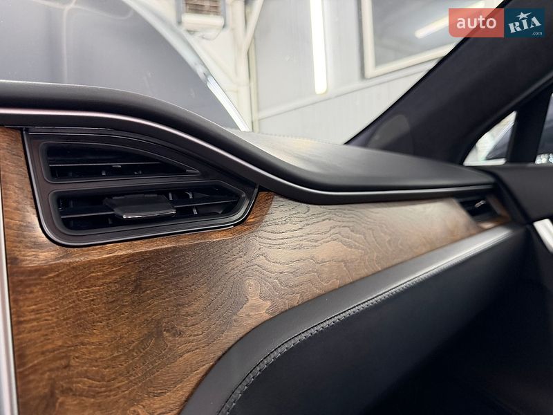Ліфтбек Tesla Model S 2018 в Дрогобичі фото 31 Ліфтбек Tesla Model S 2018 в Дрогобичі