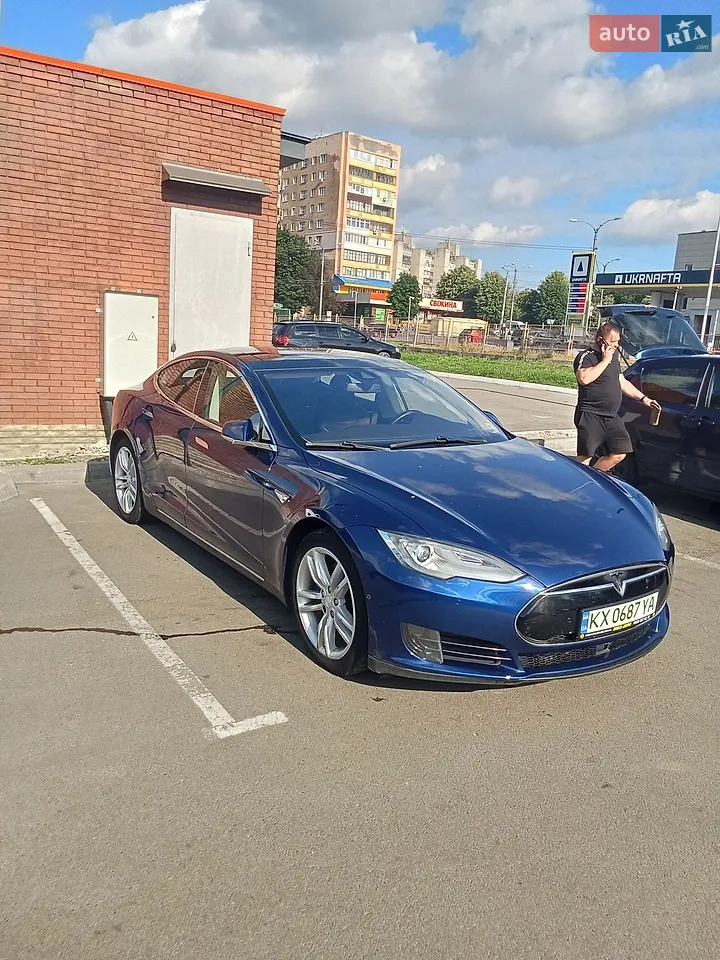 2015 Tesla Model S - мініатюра 10