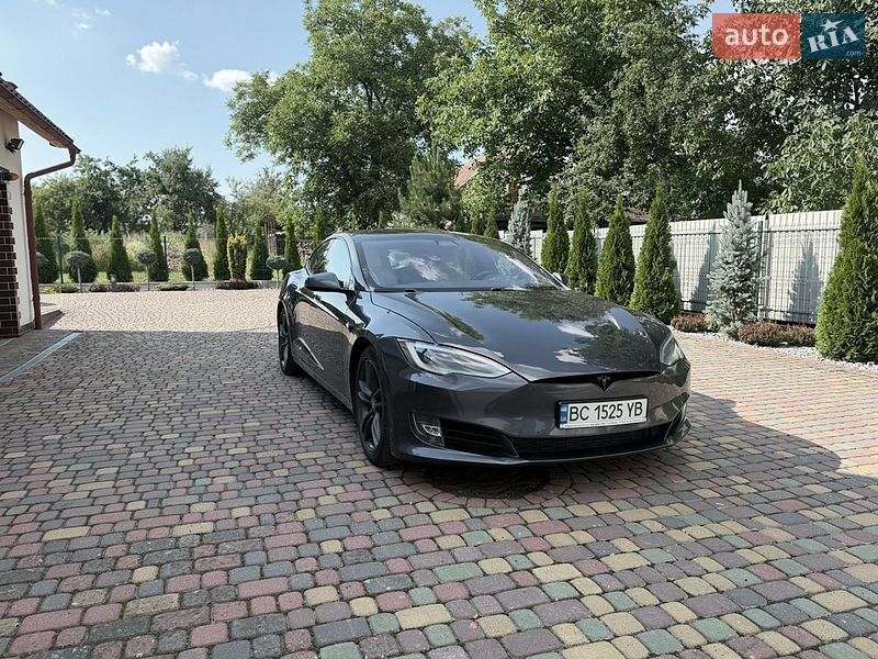 Ліфтбек Tesla Model S 2020 в Самборі