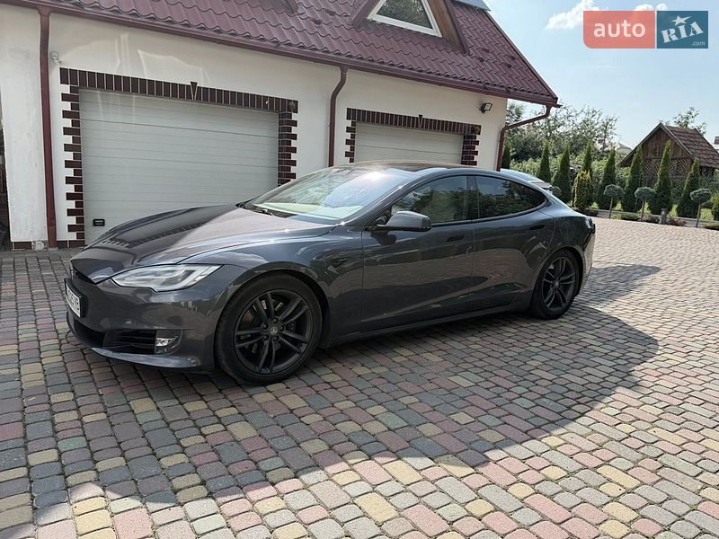 Ліфтбек Tesla Model S 2020 в Самборі