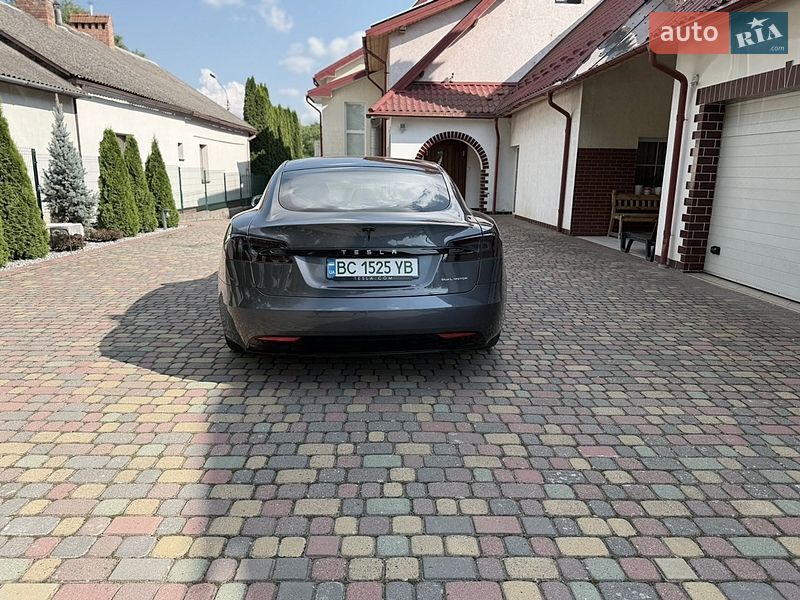 Ліфтбек Tesla Model S 2020 в Самборі