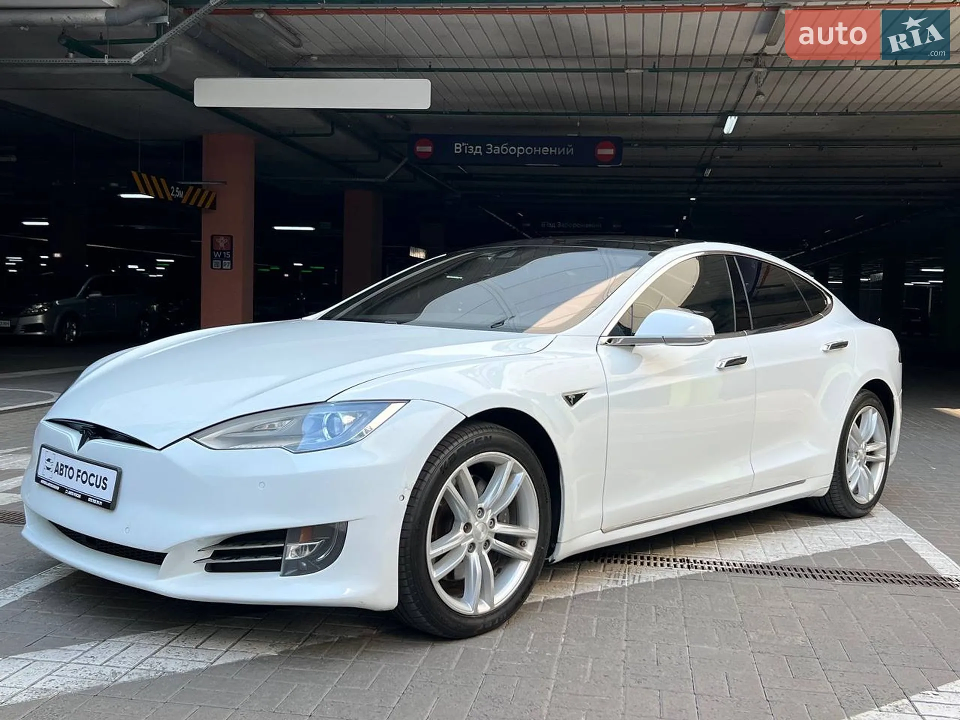 2015 Tesla Model S - мініатюра 3
