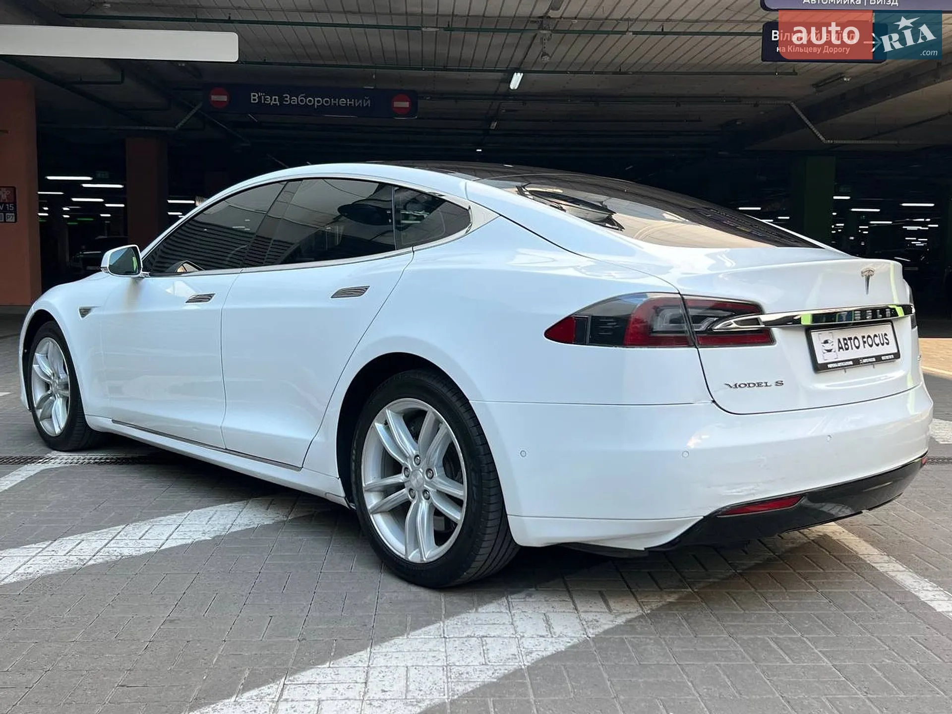 2015 Tesla Model S - мініатюра 5