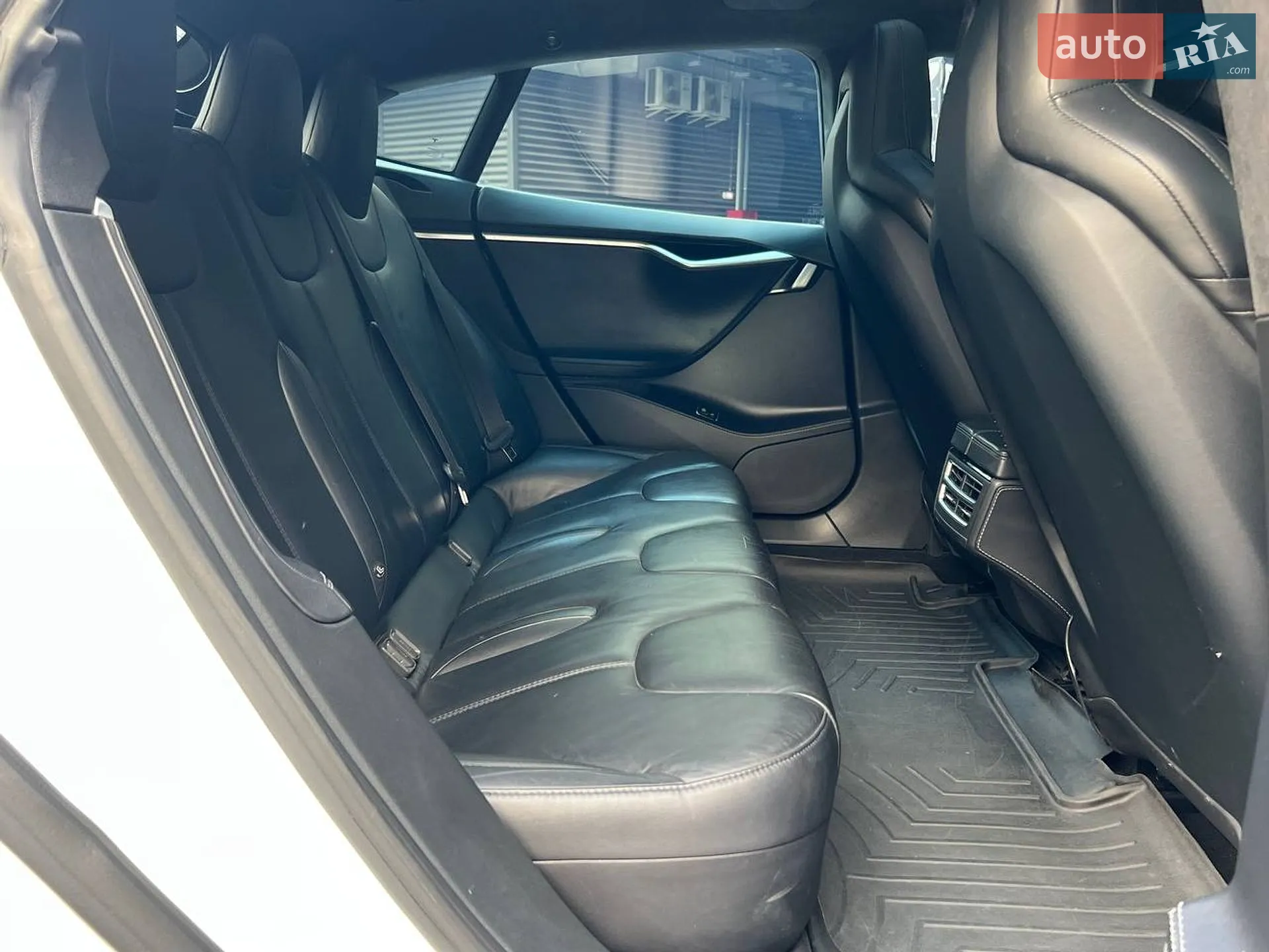 2015 Tesla Model S - мініатюра 11