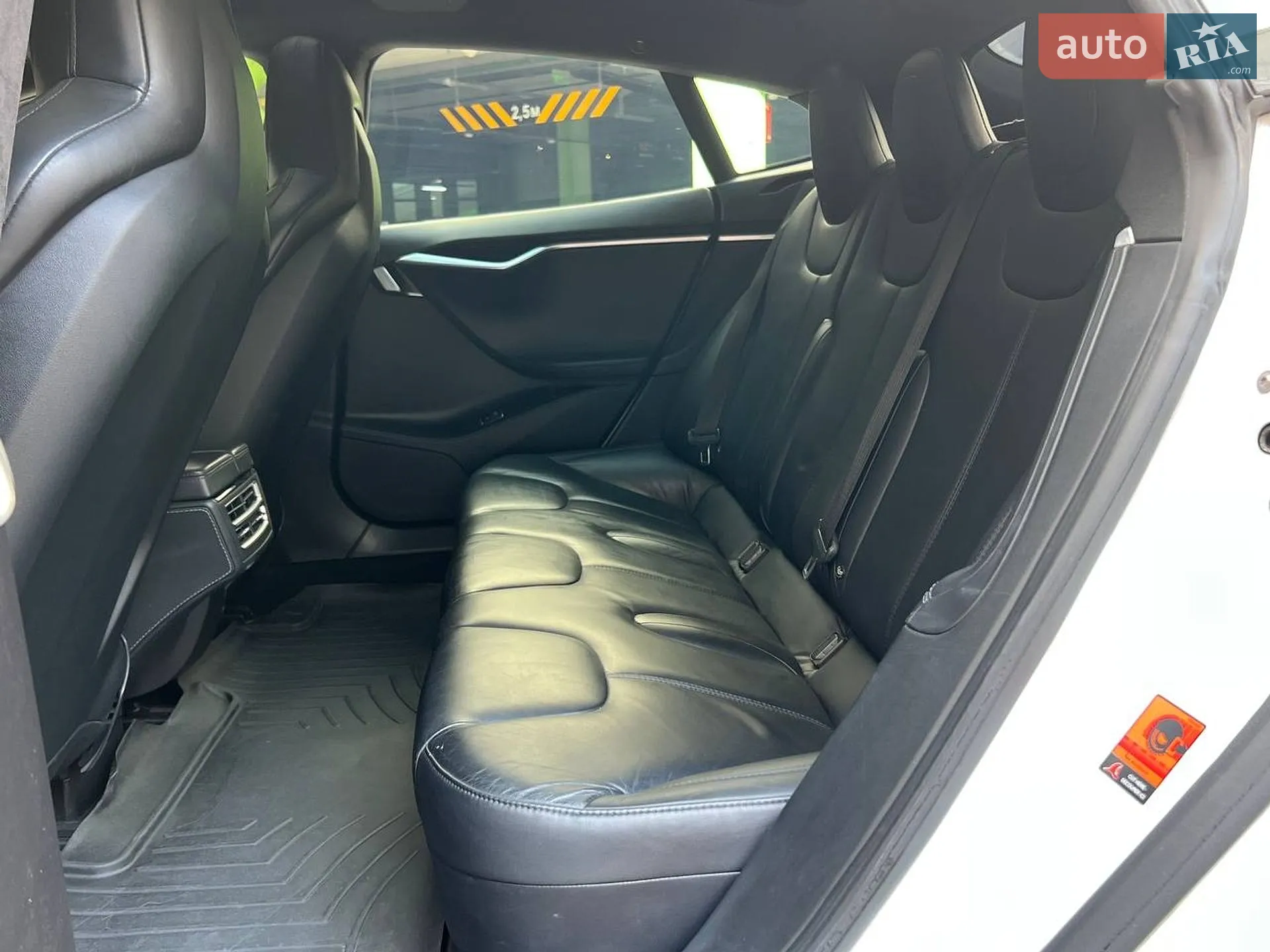 2015 Tesla Model S - мініатюра 10