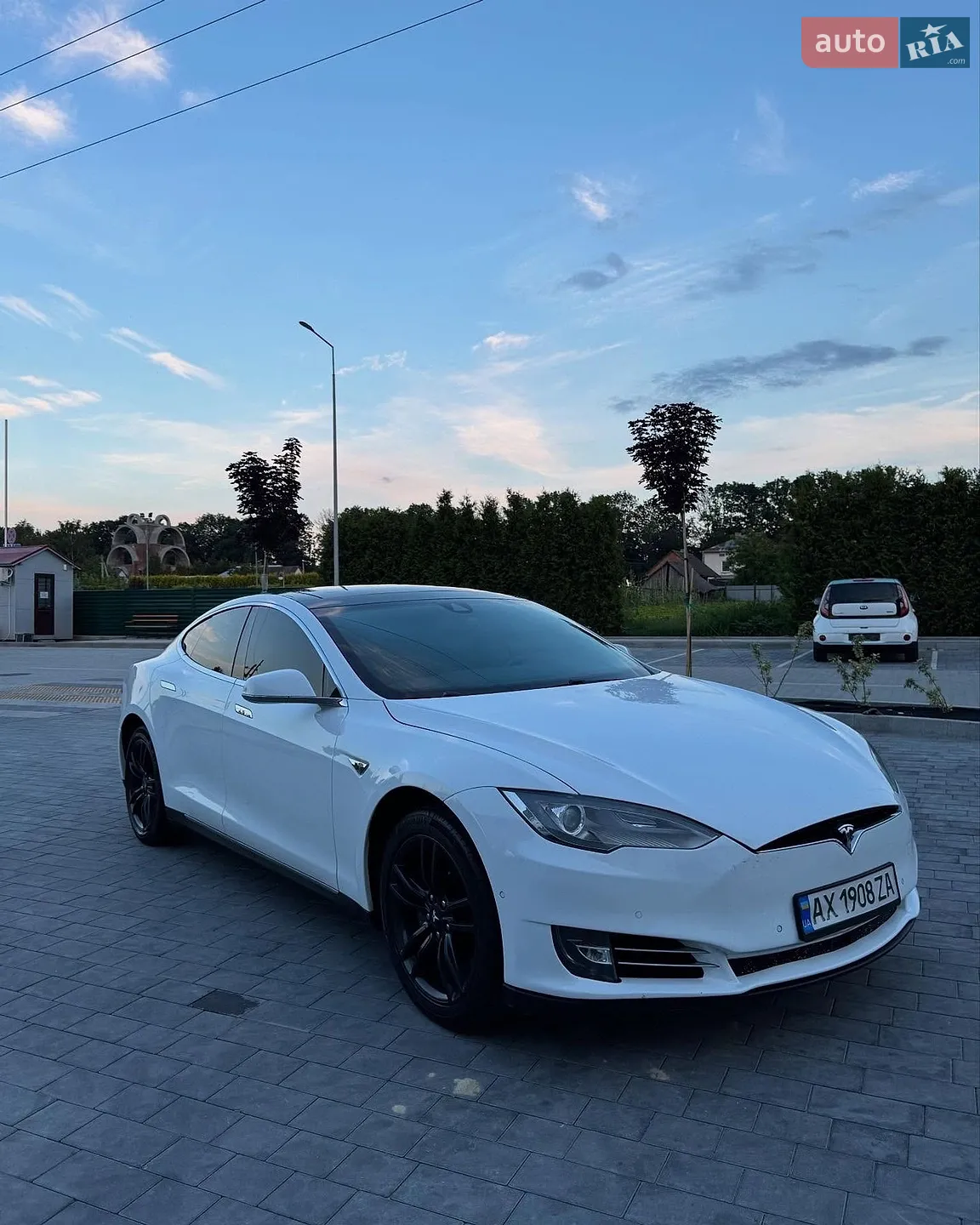 2014 Tesla Model S - мініатюра 3