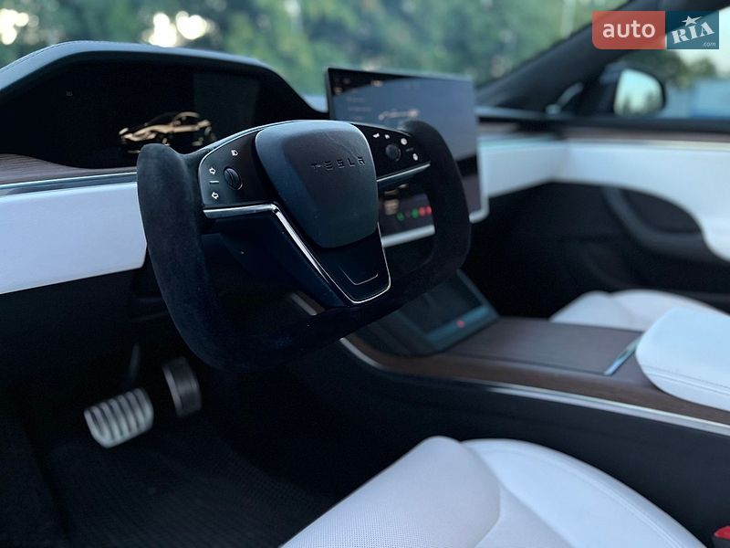 Ліфтбек Tesla Model S 2022 в Дніпрі