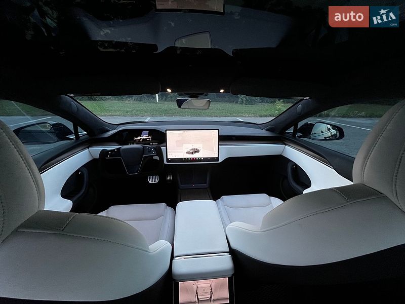 Лифтбек Tesla Model S 2022 в Днепре