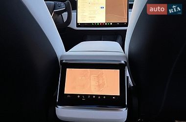 Ліфтбек Tesla Model S 2022 в Дніпрі