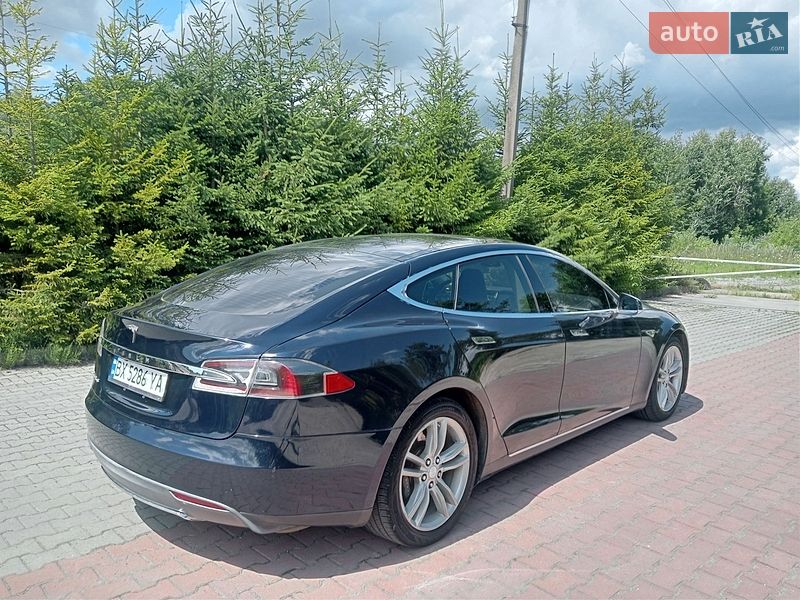 Ліфтбек Tesla Model S 2013 в Шепетівці